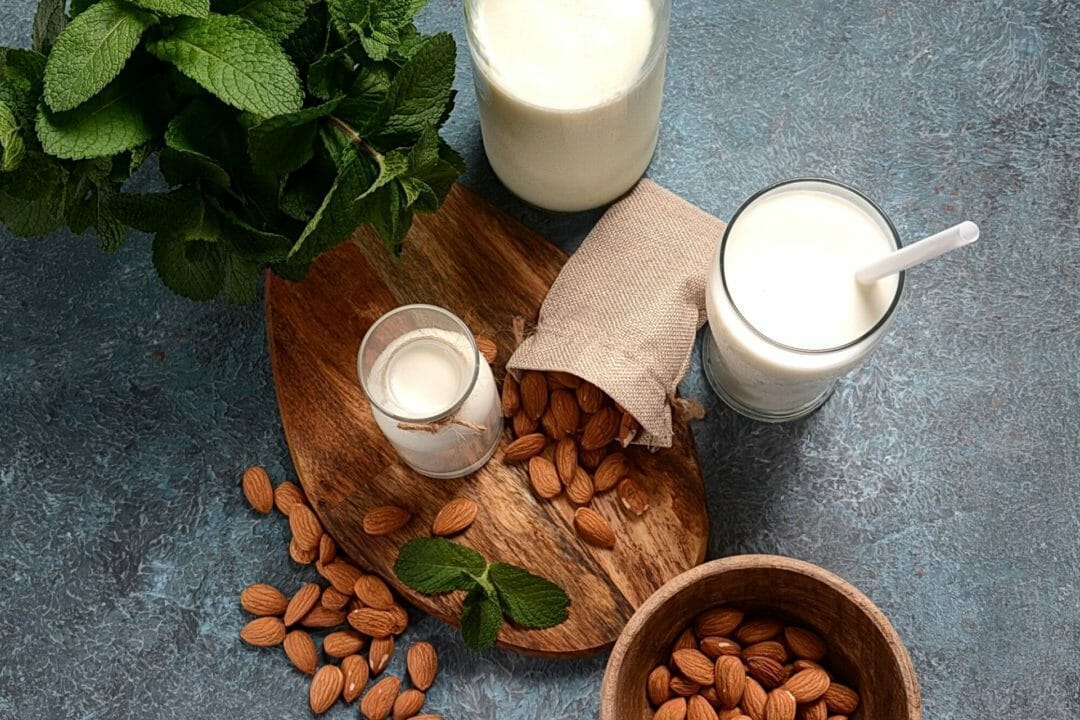 almond milk kidney-friendly (2)