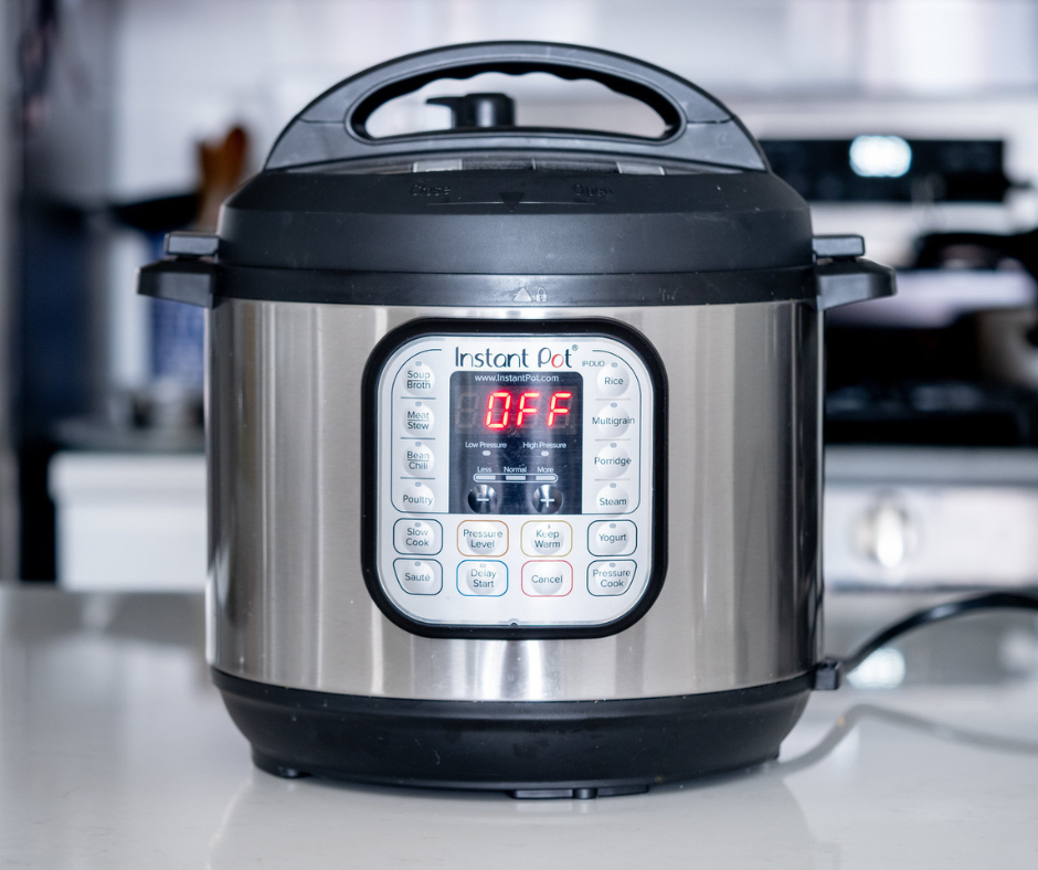 A stainless steel instant pot recommended for kidney-healthy diets of CKD 3 or 4 patients.