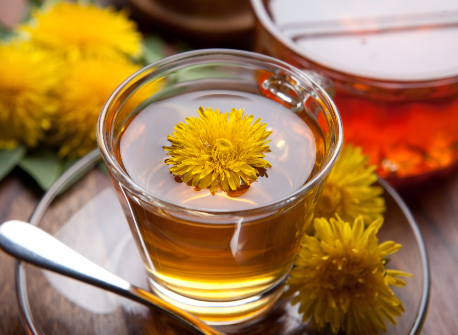 A cup of tea with dandelion flowers, kidney-friendly.
